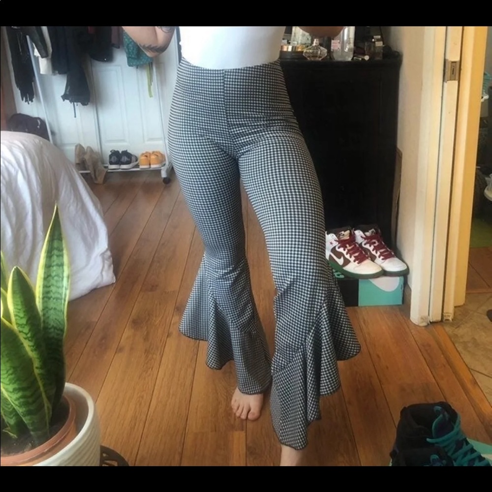 NASTY GAL. Flare Gingham pants. Size 8